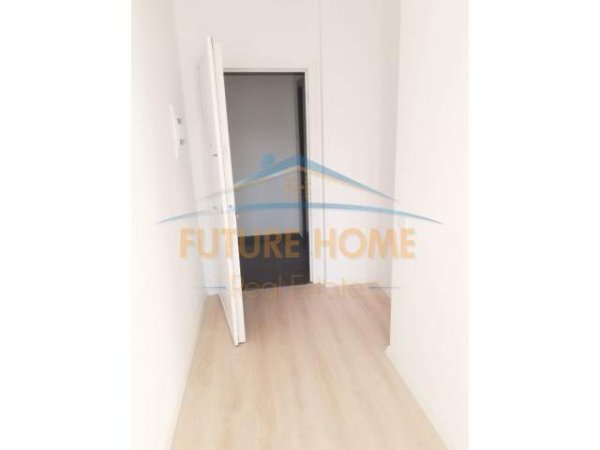 Tirane, jepet me qera apartament 3+1+BLK Kati 11, 125 m² 500 Euro (Rruga e Dibres)