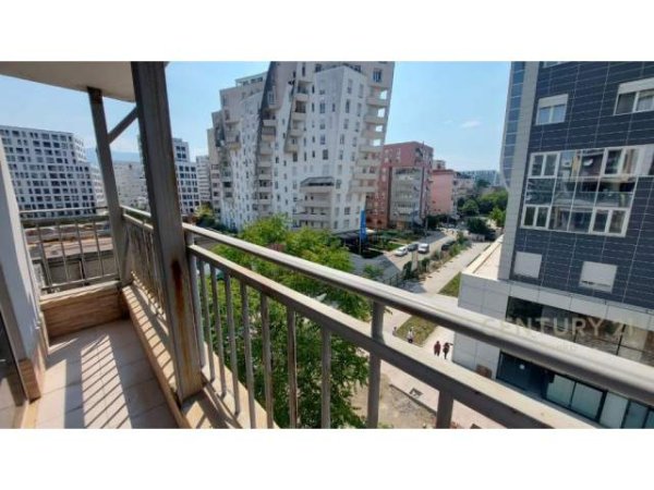 SHITET APARTAMENT 3+1+2 TE ISH PARKU! Kati 5, 135 m² 163.000 Euro (Ndre Mjeda)