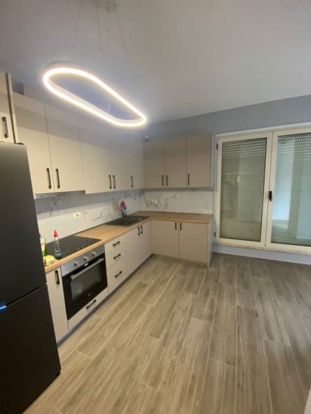Tirane, jepet me qera apartament 2+1+BLK Kati 6, 120 m² 500 Euro (Stacioni i Trenit)