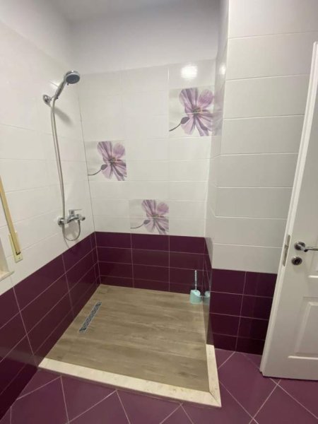 Tirane, jepet me qera apartament 2+1+BLK Kati 6, 120 m² 500 Euro (Stacioni i Trenit)