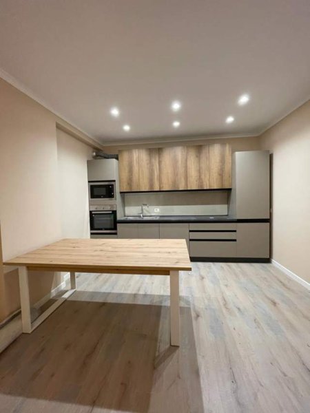 Tirane, jepet me qera apartament 2+1+BLK Kati 4, 105 m² 500 Euro (Astir)