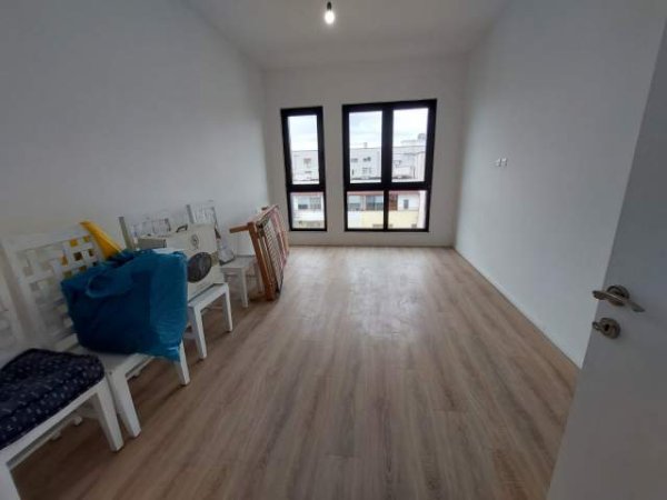 Tirane, jepet me qera apartament Kati 6, 550 Euro (Rruga e kavajes, Sq21)