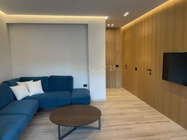 Tirane, jepet me qera apartament 2+1+BLK Kati 7, 110 m² 800 Euro (Nenkalimi i Komunes se Parisit)