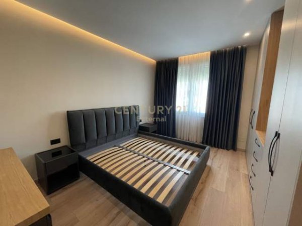 Tirane, jepet me qera apartament 2+1+BLK Kati 7, 110 m² 800 Euro (Nenkalimi i Komunes se Parisit)