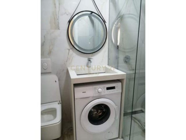 Tirane, jepet me qera apartament 5+1 Kati 5, 112 m² 950 Euro (Garda Pallatri Vega)