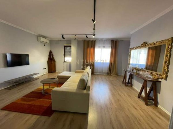 Tirane, jepet me qera apartament 2+1+BLK Kati 5, 125 m² 1.200 Euro (Liqeni i Tiranes)