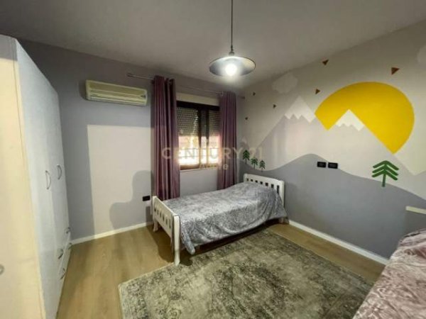 Tirane, jepet me qera apartament 2+1+BLK Kati 5, 125 m² 1.200 Euro (Liqeni i Tiranes)