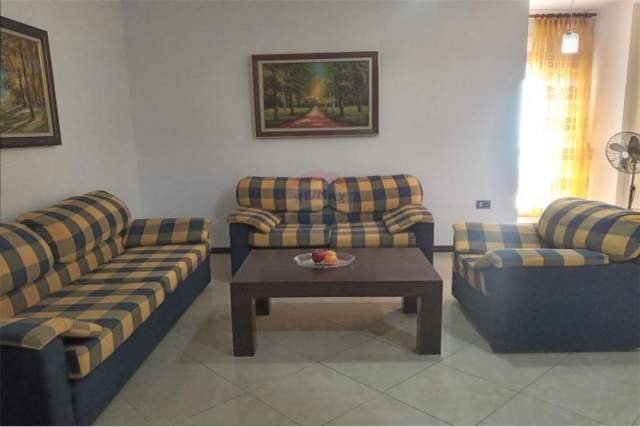 Tirane, jepet me qera apartament 2+1 Kati 1, 85 m² 400 Euro (tefta tashko pazari ri)
