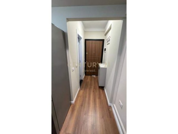 Tirane, jepet me qera apartament 3+1+A+BLK Kati 3, 49 m² 500 Euro (Komuna e Parisit)