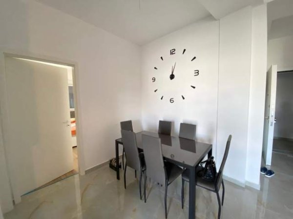 Tirane, jepet me qera apartament 2+1+A+BLK Kati 4, 112 m² 440 Euro (Frosina Plaku)