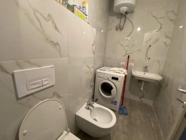 Tirane, jepet me qera apartament 2+1+A+BLK Kati 4, 112 m² 440 Euro (Frosina Plaku)