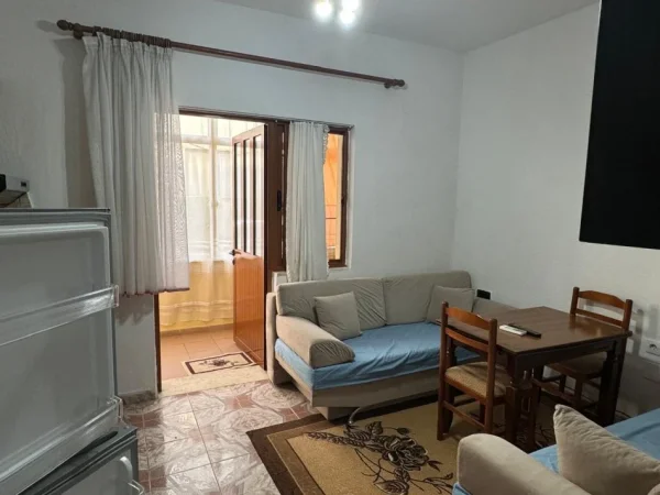 Tirane, jepet me qera apartament 1+1 Kati 0, 40 m² 250 € (Selaudin Zorba_Spitalet)