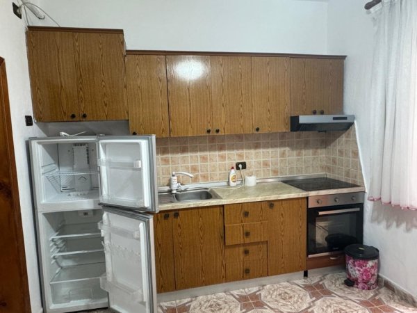 Tirane, jepet me qera apartament 1+1 Kati 0, 40 m² 250 € (Selaudin Zorba_Spitalet)