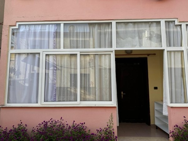 Tirane, jepet me qera apartament 1+1 Kati 0, 40 m² 250 € (Selaudin Zorba_Spitalet)