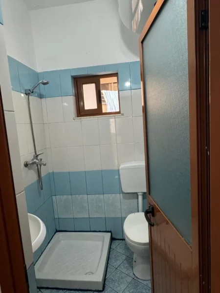 Tirane, jepet me qera apartament 1+1 Kati 0, 40 m² 250 € (Selaudin Zorba_Spitalet)