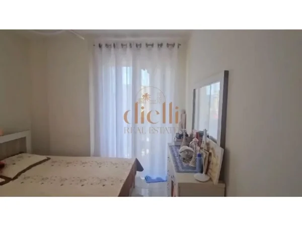 Tirane, shitet apartament 1+1+Ballkon Kati 5, 57 m² 108.000 € (ISH FUSHA E AVIACIONIT)