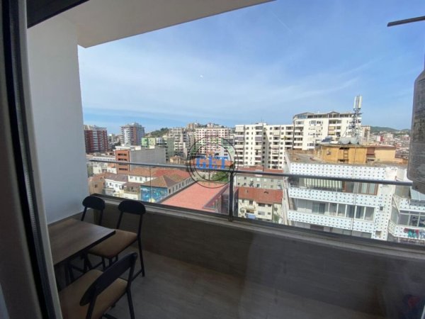 Durres, shitet apartament 3+1+Ballkon Kati 8, 146 m² 450.000 € (Rruga E Portit, Durres)