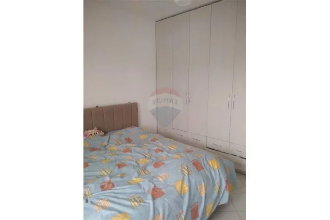 Tirane, jepet me qera apartament 1+1+Ballkon Kati 8, 65 m² 450 € (Yzberisht)