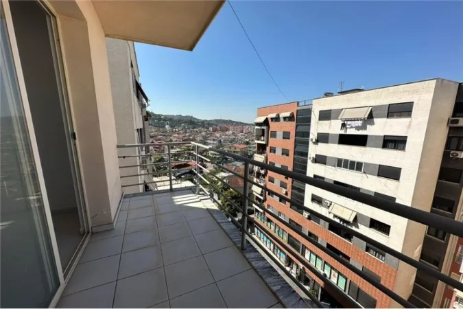 Tirane, jepet me qera apartament 1+1+Ballkon Kati 8, 65 m² 450 € (Yzberisht)