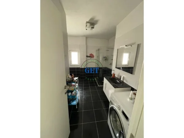 Durres, shitet apartament 3+1+Ballkon Kati 5, 150 m² 170.000 € (Shkembi Kavajes , Durres)