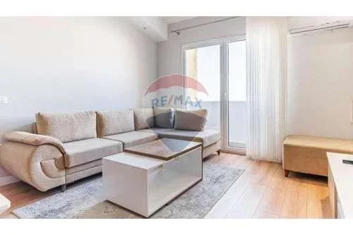Tirane, jepet me qera apartament 2+1 , 520 € (Rezidenca Kodra e Diellit)