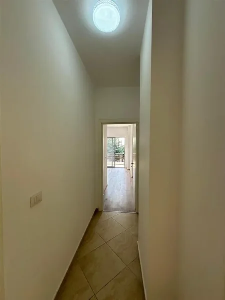 Tirane, shitet apartament 2+1 Kati 3, 160 m² 120.000 € (Fresk)