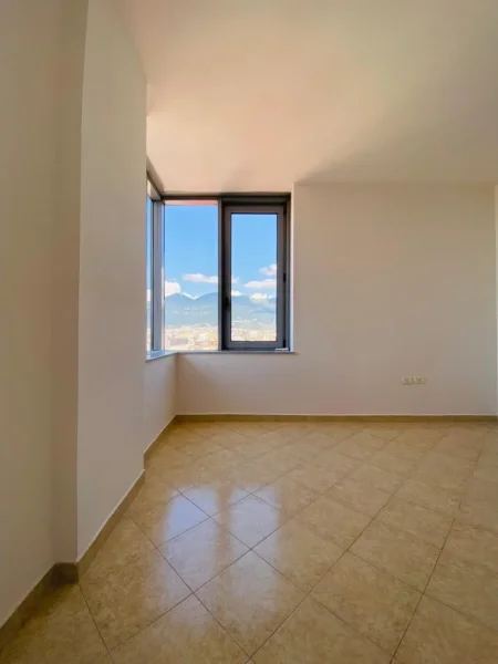 Tirane, jepet me qera ambjent biznesi Kati 10, 110 m² 700 € (Toptani)