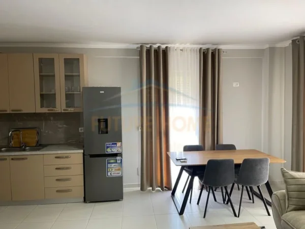 Tirane, jepet me qera apartament 2+1 Kati 5, 98 m² 750 € (Stacioni i Trenit)