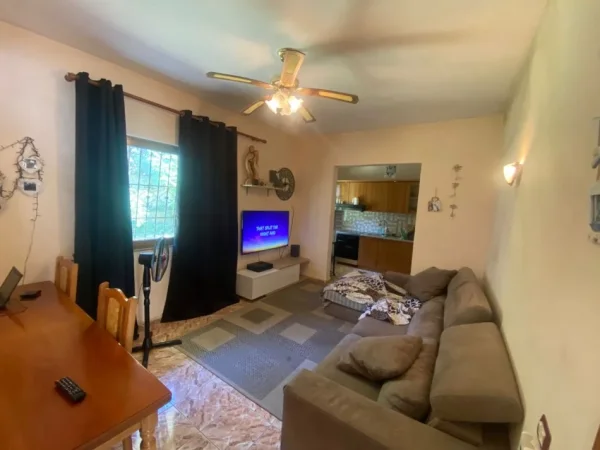 Durres, shitet shtepi 2+1 Kati 0, 129 m² 175.000 € (prane shkolles Hajdar dushi , Durres)