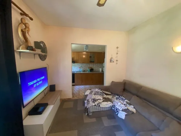 Durres, shitet shtepi 2+1 Kati 0, 129 m² 175.000 € (prane shkolles Hajdar dushi , Durres)