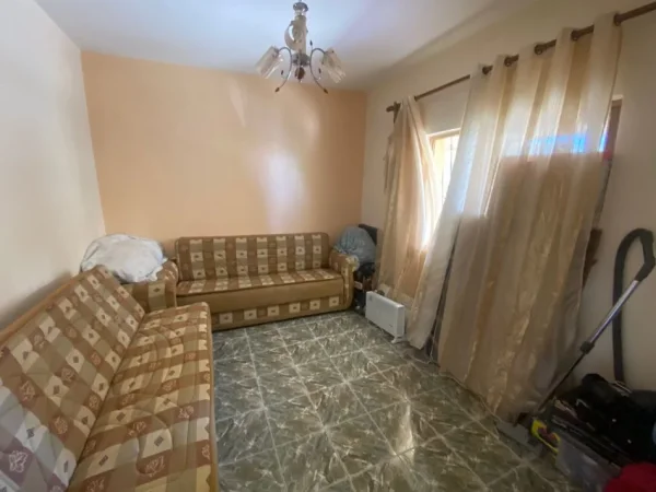 Durres, shitet shtepi 2+1 Kati 0, 129 m² 175.000 € (prane shkolles Hajdar dushi , Durres)