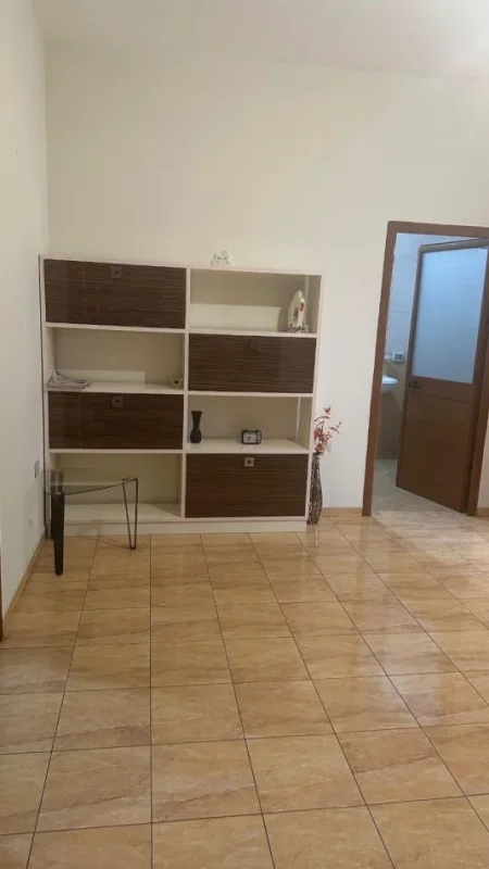 Tirane, jepet me qera shtepi 2+1 Kati 0, 120 m² 450 € (Ish Parku Autobusave)