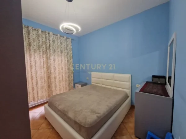 Tirane, jepet me qera apartament 1+1 Kati 5, 59 m² 700 € (LIQENI I THATE)