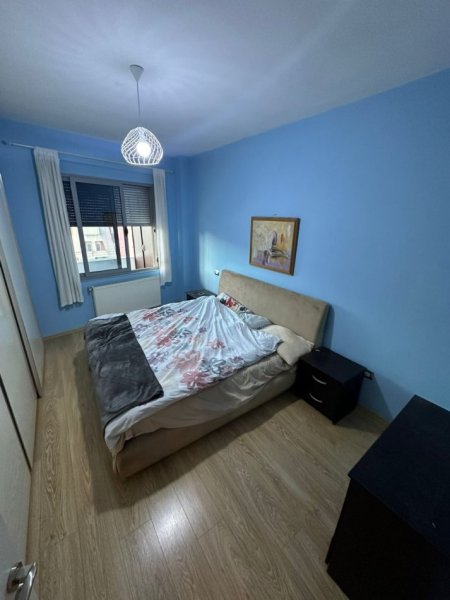 Tirane, jepet me qera apartament 2+1+Ballkon Kati 6, 100 m² 500 € (Afer Maternitetit te Ri)