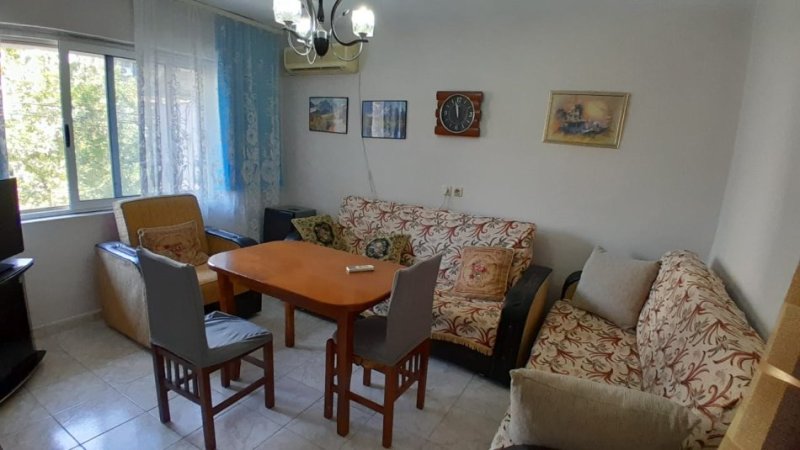 Tirane, Apartament 1+1 me qira  Kati 2, 78 m² 400 € ( Coloseo, Rruga e Durresit, Rruga Ambasadave)