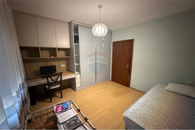 Tirane, jepet me qera apartament 2+1 Kati 6, 100 m² 700 € (Prane Karburant Kastrati - Bulevardi Bajram Curri)