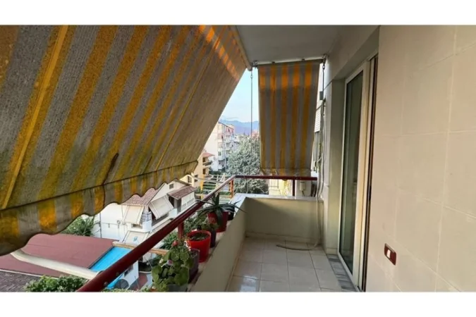 Tirane, jepet me qera apartament 1+1 Kati 4, 55 m² 450 € (Komuna e Parisit)