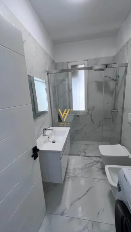 Tirane, shitet apartament 1+1+Ballkon Kati 3, 67 m² 150.000 € (SELITE)