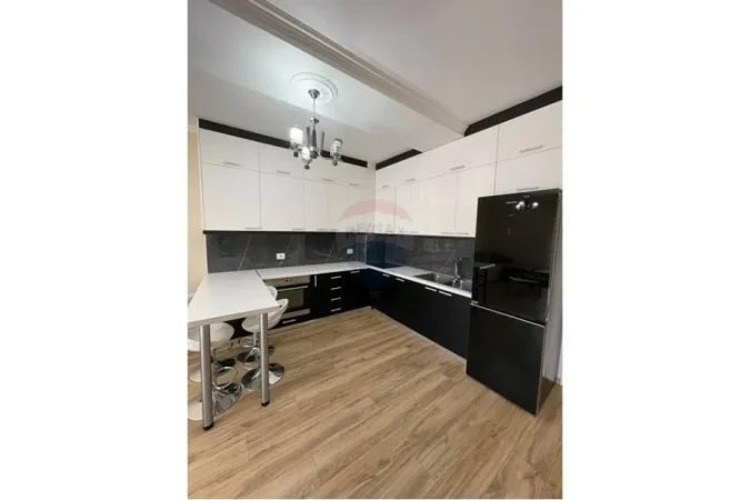 Tirane, shitet apartament 2+1 Kati 7, 96 m² 235.000 € (Rruga Robert Shvarc - Komuna e Parisit)