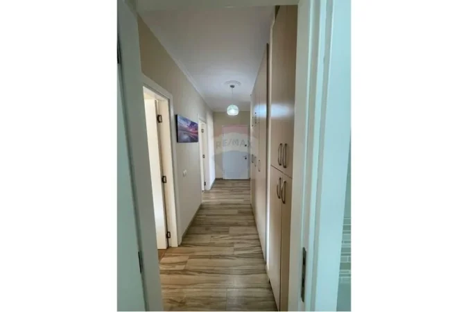 Tirane, shitet apartament 2+1 Kati 7, 96 m² 235.000 € (Rruga Robert Shvarc - Komuna e Parisit)