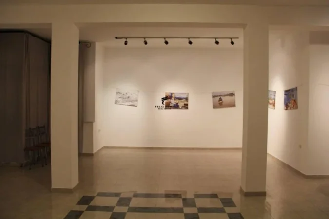 Tirane, jepet me qera zyre Kati 2, 135 m² 700 € (QENDER)