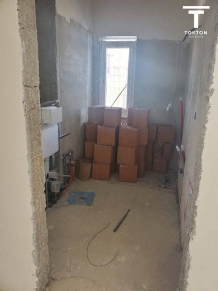 Tirane, shitet 2+1+Ballkon Kati 8, 124 m² (Univers City)
