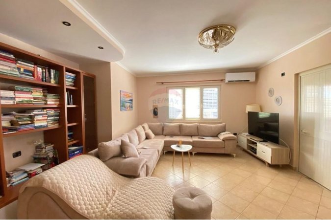Tirane, shitet apartament 2+1 Kati 4, 128 m² 255.000 € (Tirana e Re - Liqeni i Tiranës)