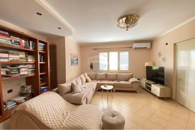 Tirane, shitet apartament 2+1 Kati 4, 128 m² 255.000 € (Tirana e Re - Liqeni i Tiranës)