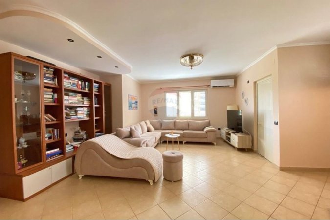 Tirane, shitet apartament 2+1 Kati 4, 128 m² 255.000 € (Tirana e Re - Liqeni i Tiranës)