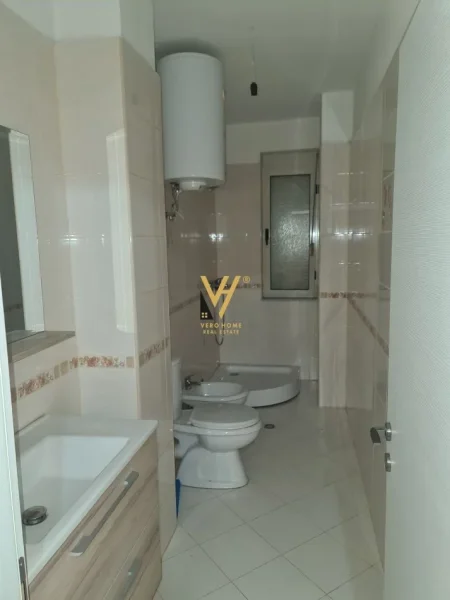 Tirane, shitet apartament 2+1+Ballkon Kati 3, 103 m² 135.000 € (UNAZA E RE)