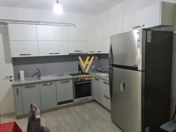 Tirane, shitet apartament 2+1+Ballkon Kati 3, 103 m² 135.000 € (UNAZA E RE)