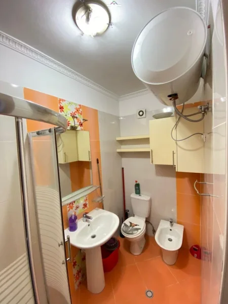 Tirane, jepet me qera apartament 2+1 Kati 8, 85 m² 700 € (kompleksi delijorgji)