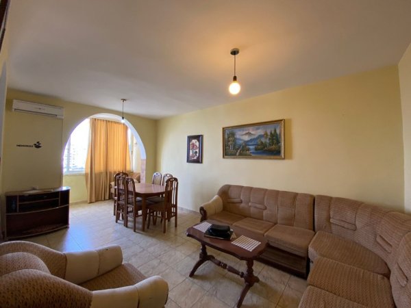 Tirane, jepet me qera apartament 2+1+Aneks+Ballkon Kati 5, 100 m² 450 € (SHKOLLA OSMAN MYDERRIZI)