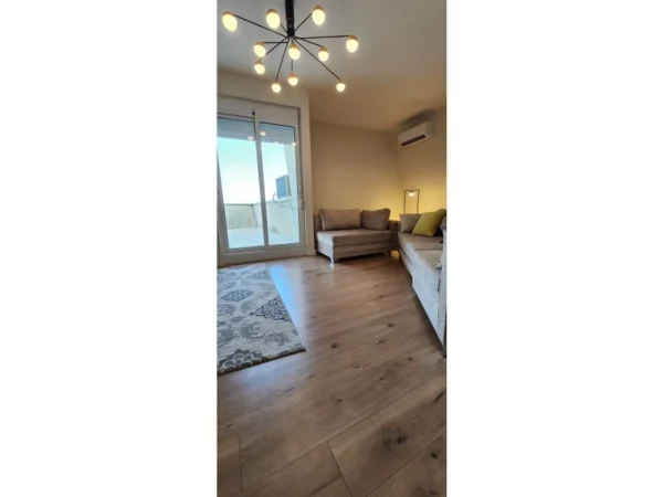 Tirane, jepet me qera apartament 2+1 Kati 12, 110 m² 650 € (Zona e Ish Parkut)